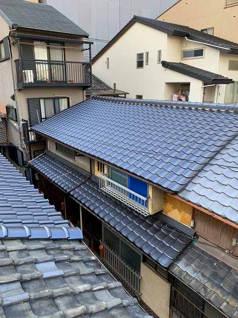 京都らしい長屋の屋根のリフォーム工事です！