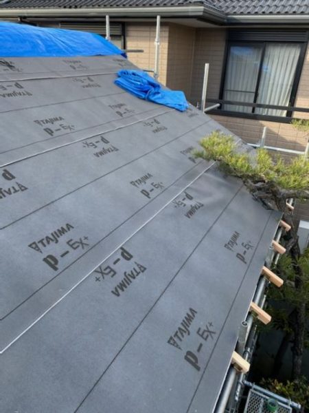 京都市北区、屋根改修工事前の仮設屋根