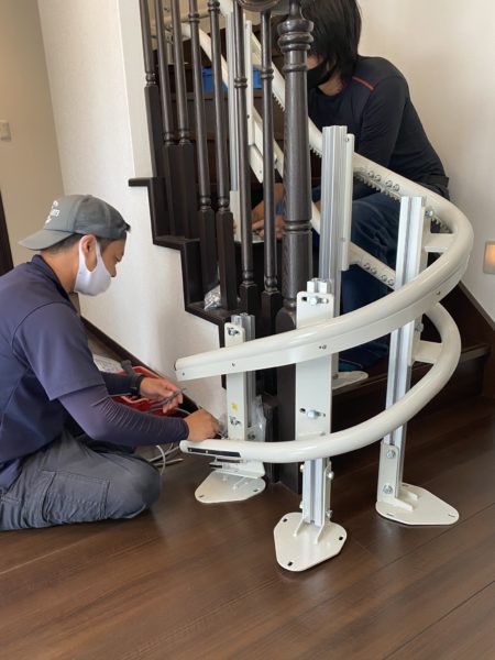 滋賀で階段昇降機設置リフォーム工事